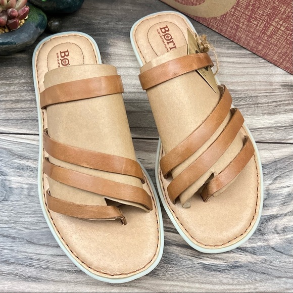 NIB Born Sassafrass Slip On Slide Thong Flat Sandal Brown Cognac Leather 8M 39 - Picture 2 of 12